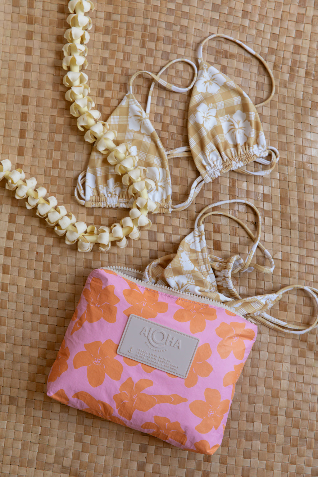 Aloha Collection Puakenikeni Buds Small Pouch in Pink & Orange