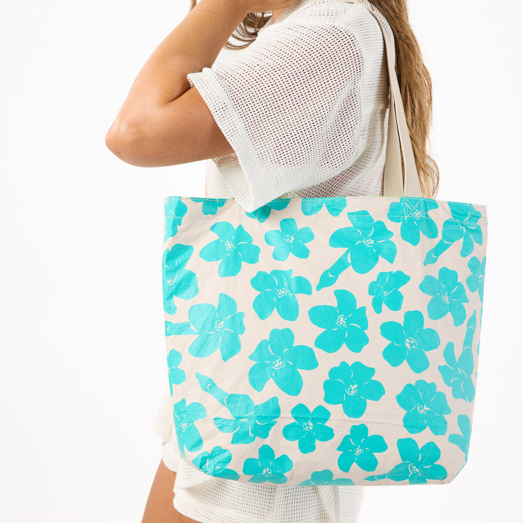 Aloha Collection Puakenikeni Buds Reversible Tote in Fresh Splash